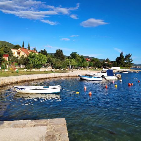 Villa Punta Blava - Beach Front, Ideal For Family Vacation With Kids, Large Terraces With Sea View, Internet, Netflix, No Pets Allowed Obrovac Exterior foto