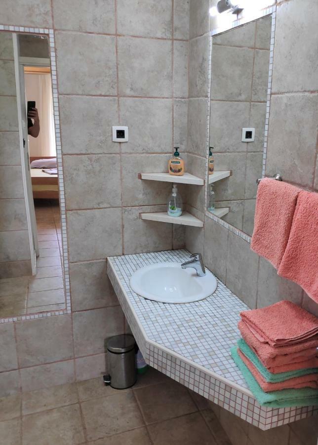 Villa Punta Blava - Beach Front, Ideal For Family Vacation With Kids, Large Terraces With Sea View, Internet, Netflix, No Pets Allowed Obrovac Exterior foto