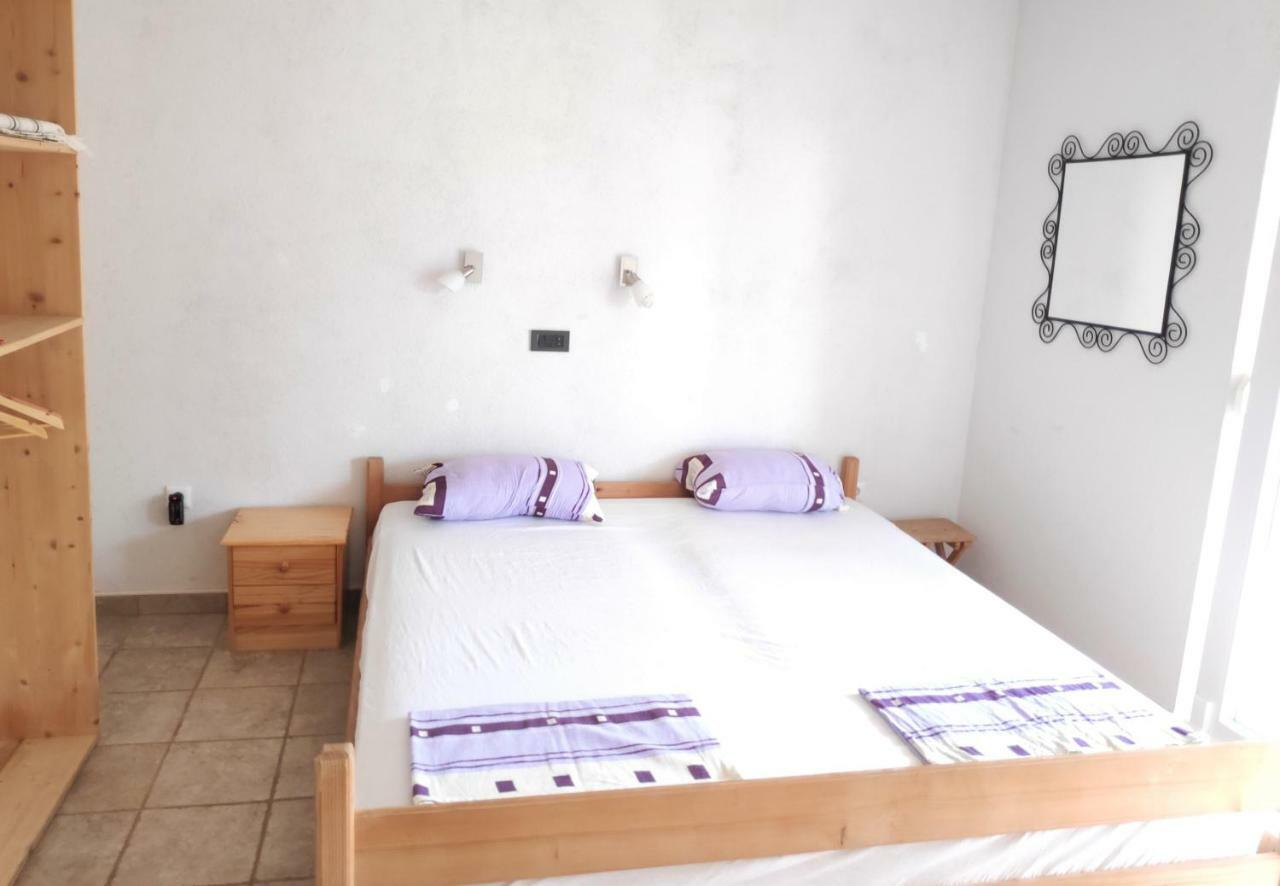 Villa Punta Blava - Beach Front, Ideal For Family Vacation With Kids, Large Terraces With Sea View, Internet, Netflix, No Pets Allowed Obrovac Exterior foto