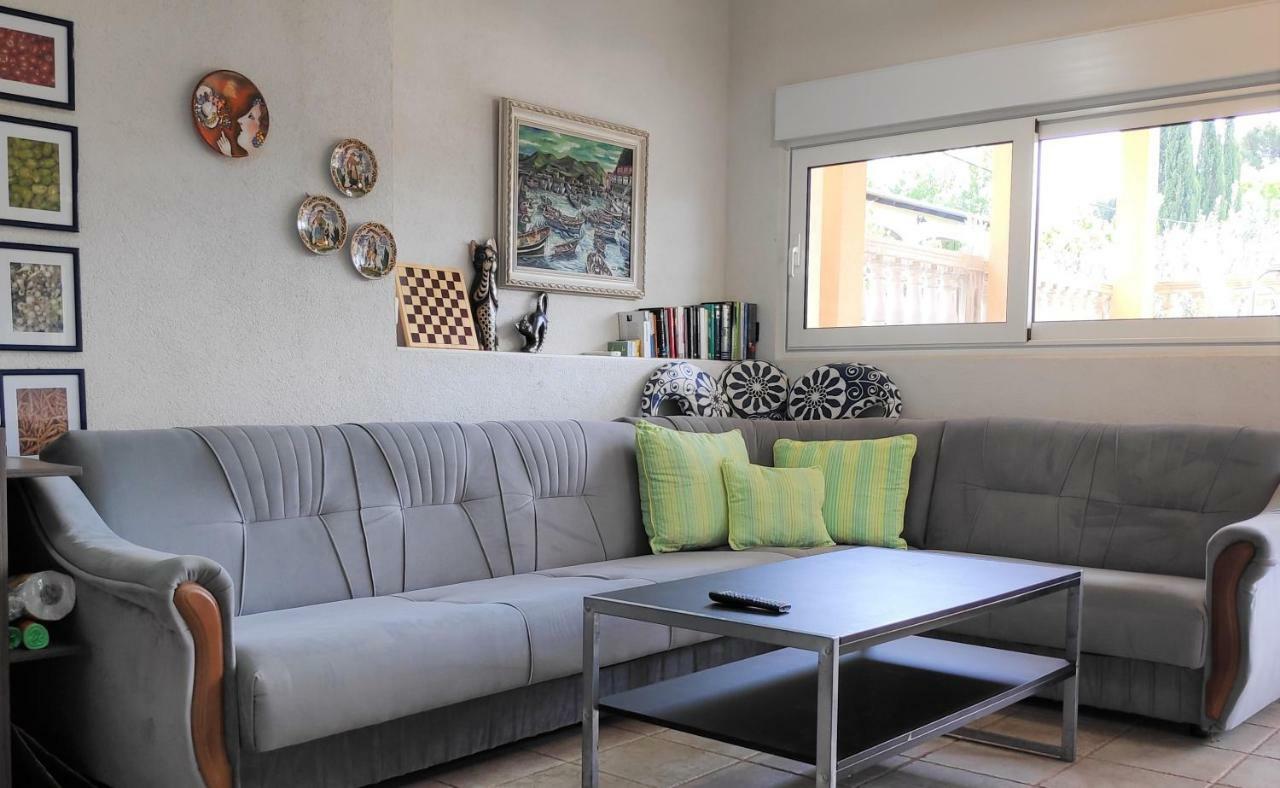 Villa Punta Blava - Beach Front, Ideal For Family Vacation With Kids, Large Terraces With Sea View, Internet, Netflix, No Pets Allowed Obrovac Exterior foto