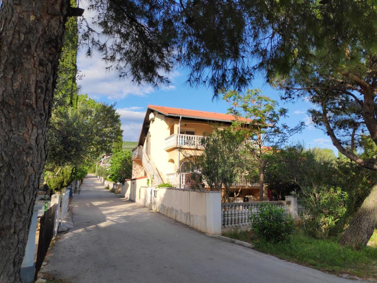Villa Punta Blava - Beach Front, Ideal For Family Vacation With Kids, Large Terraces With Sea View, Internet, Netflix, No Pets Allowed Obrovac Exterior foto